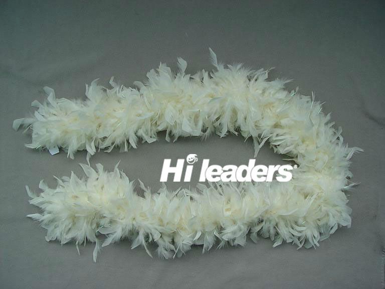 Decorative dyed Chandelle Feather boa